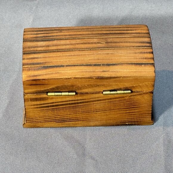 Vintage 4” Wood Latch Lock Box Trunk Treasure Chest Trinkets Jewelry Decorative - Picture 5 of 5